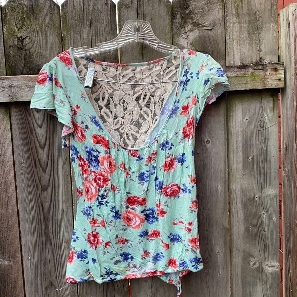 Full tilt floral top sz. M